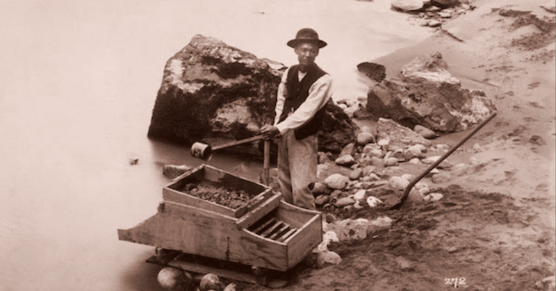 River Miner Chinese Man Gold
