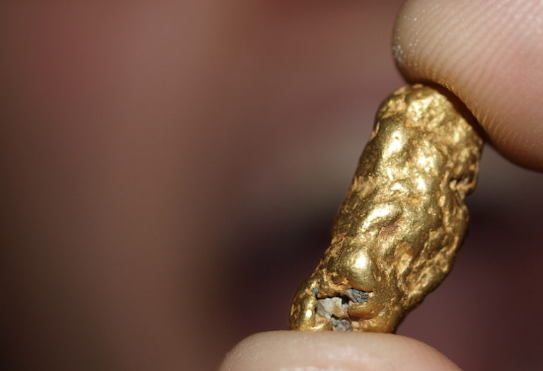 raw-gold-is-attracting-thousands-of-miners-to-vietnam-how-to-find